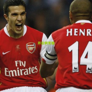 开云中国：战术调整引热议，阿隆索关键换人，维尼修斯防守疏漏成转折点