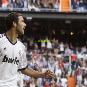 开云体育下载：镜报曝曼联夏窗重磅计划，瞄准亿元先生安德森，清洗五将筹措创纪录资金