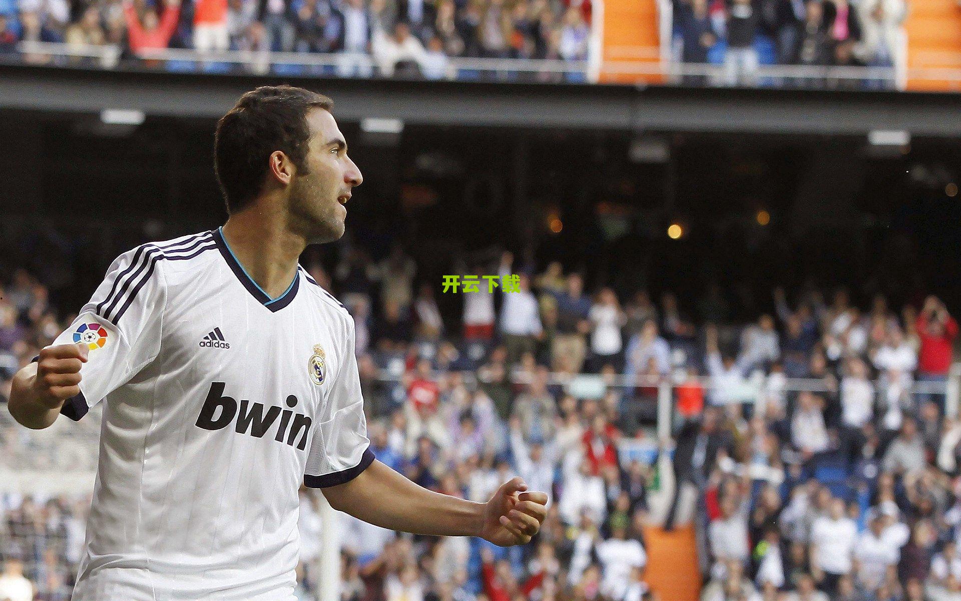 那不勒斯总监揭秘夏窗操作,曾与利诺深入接触,因时机未成熟最终转向