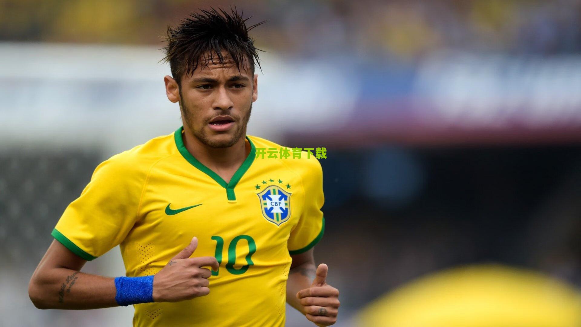 战术调整引争议，姆巴佩场上多次示意队友变换站位，足协指令成焦点